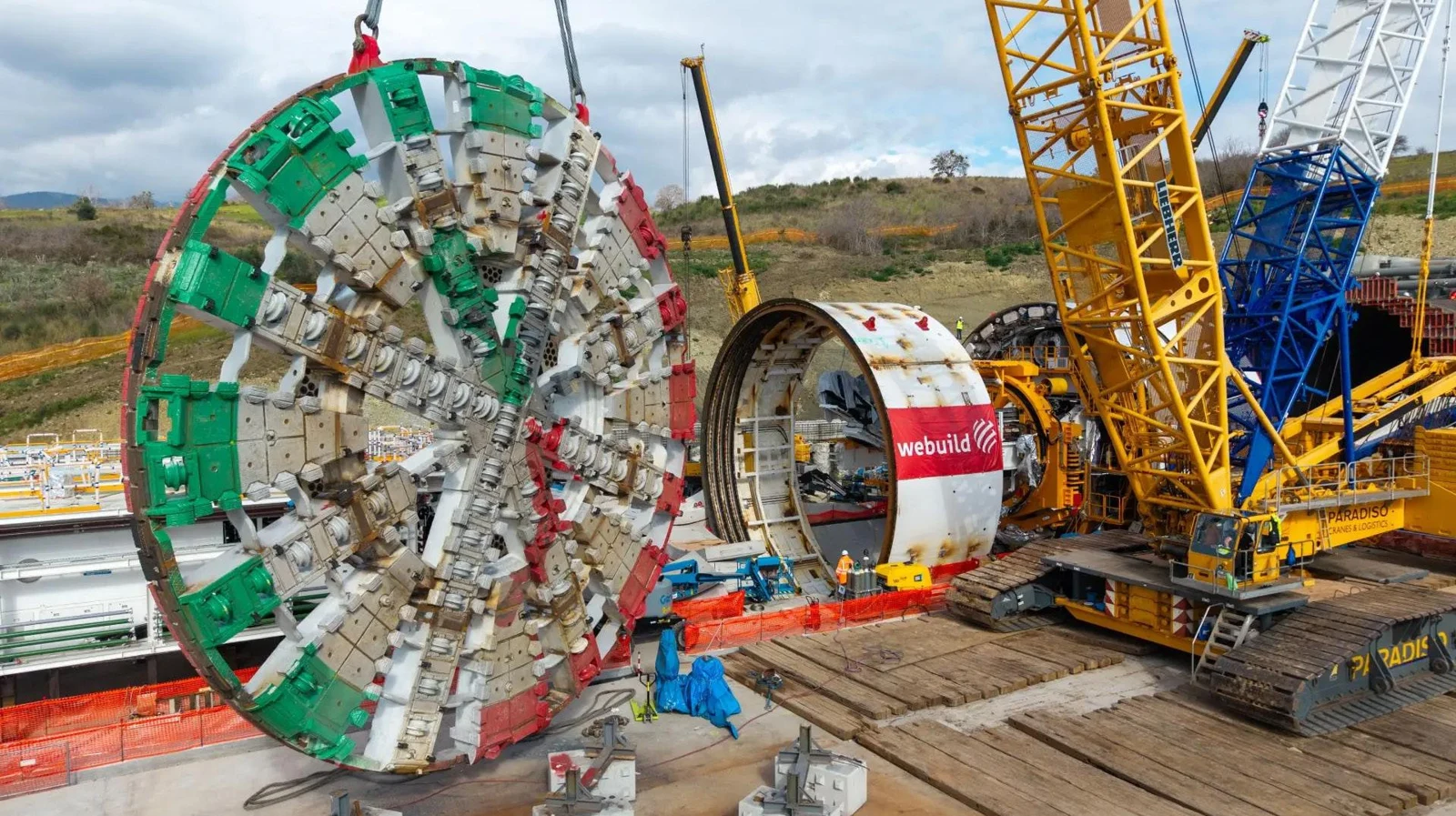 Macchina perforatrice e infrastrutture di cantiere